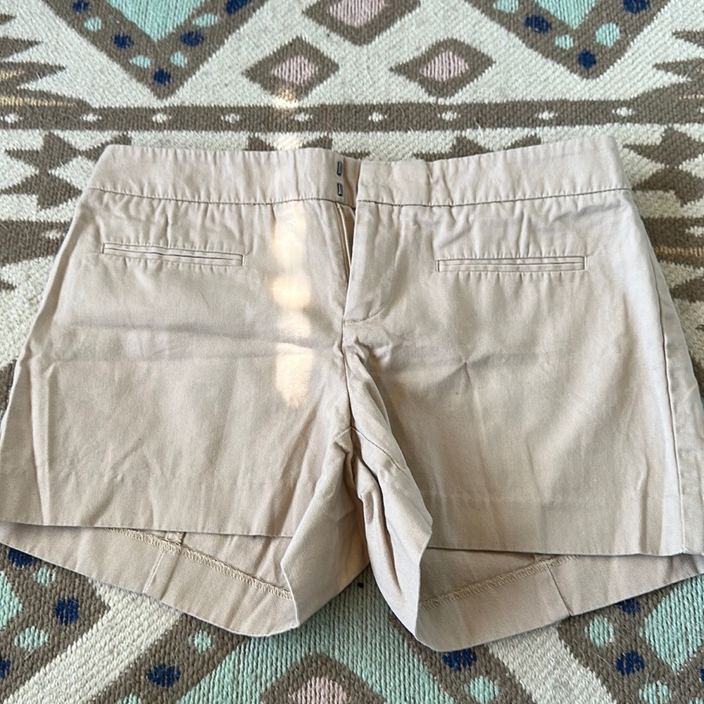 COPY - Gap khaki shorts Size 0